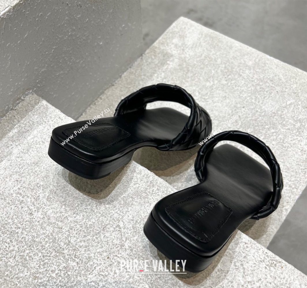 Bottega Veneta Parco Square Flat Slides Sandals in Soft Intrecciato Leather Black 2025 837737 (MD-250604010)