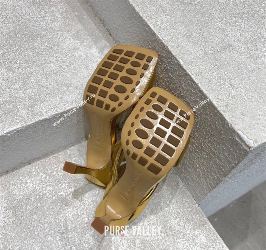 Bottega Veneta Riva Heel Slides Sandal 9cm in Shiny Calfskin with Twisted Strap Gold 2025 (MD-250604051)
