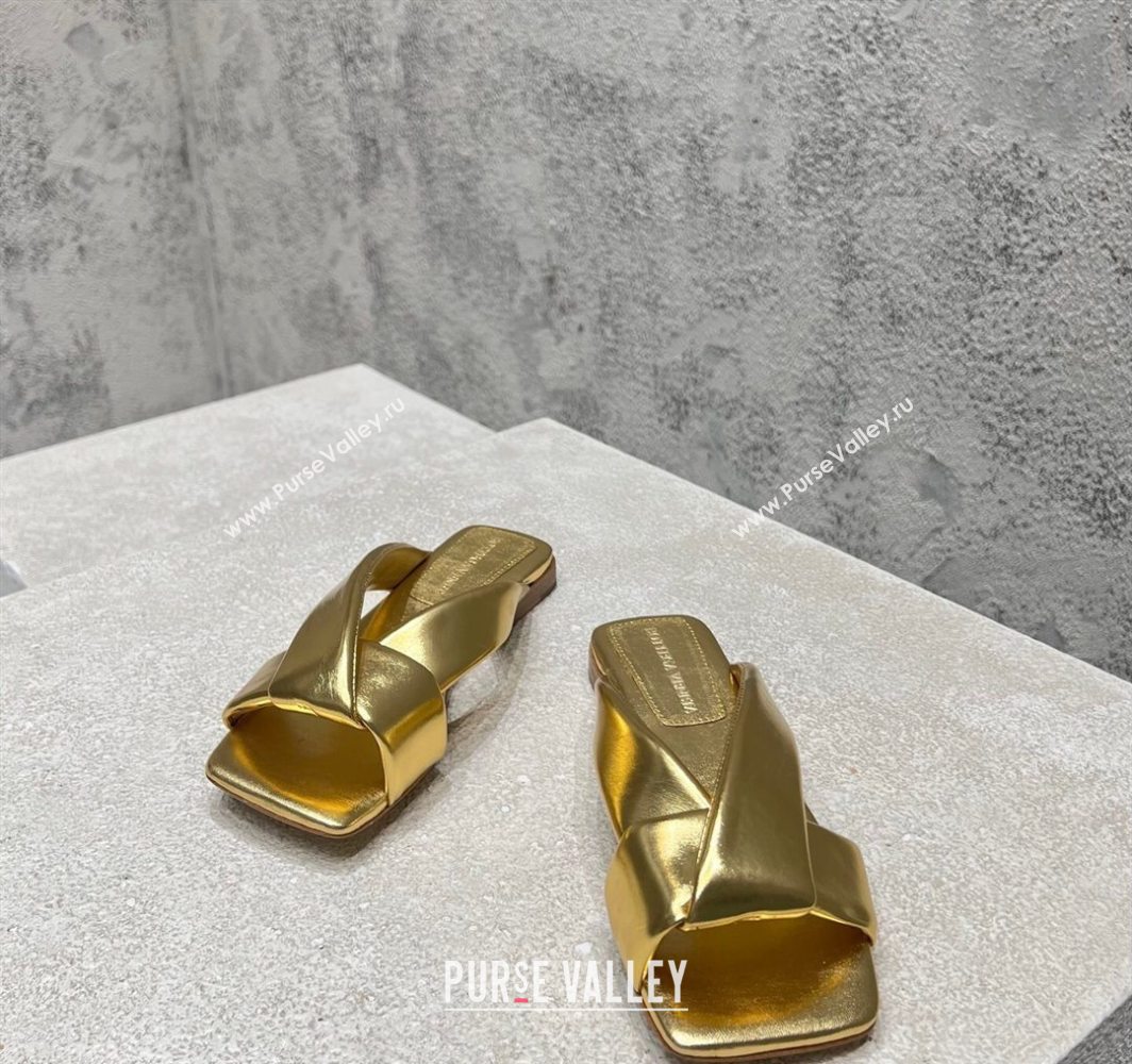 Bottega Veneta Riva Flat Slides Sandal in Shiny Calfskin with Twisted Strap Gold 2025 (MD-250604052)
