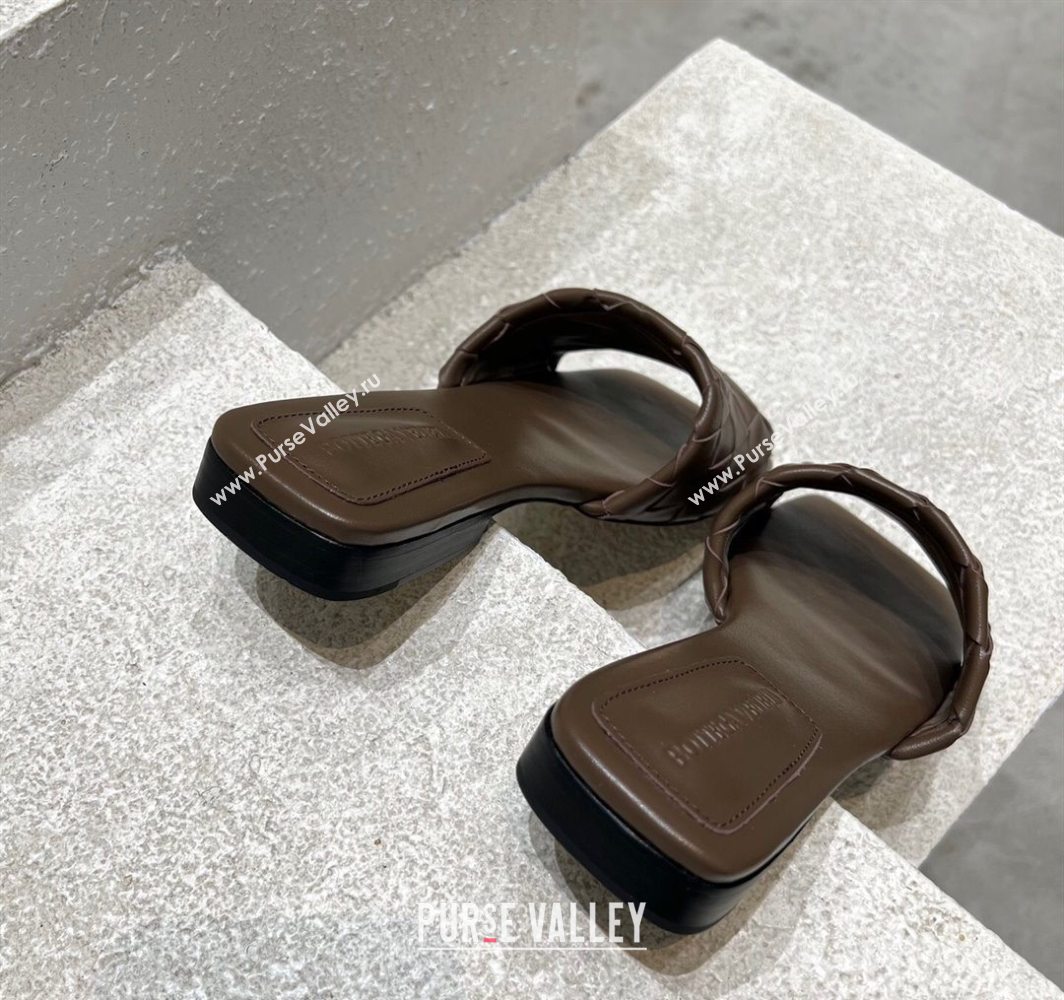 Bottega Veneta Parco Square Flat Slides Sandals in Soft Intrecciato Leather Chocolate 2025 837737 (MD-250604011)