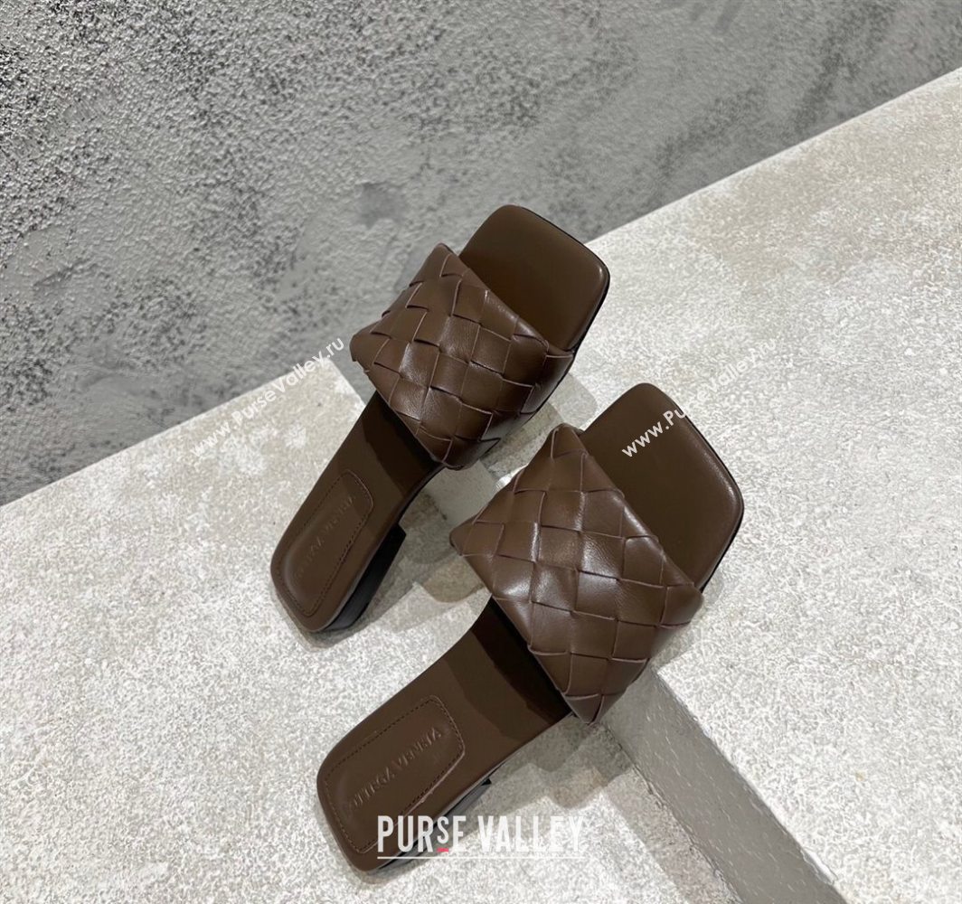 Bottega Veneta Parco Square Flat Slides Sandals in Soft Intrecciato Leather Chocolate 2025 837737 (MD-250604011)