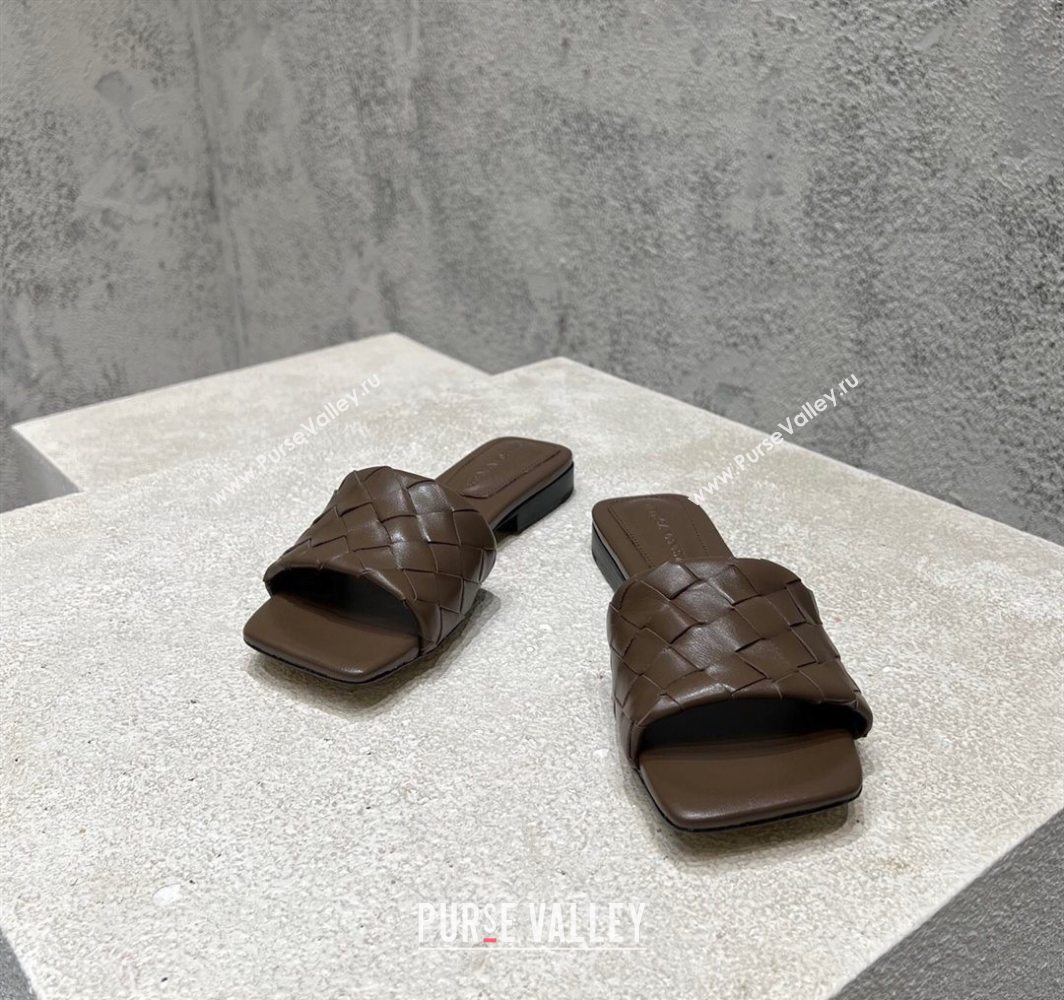 Bottega Veneta Parco Square Flat Slides Sandals in Soft Intrecciato Leather Chocolate 2025 837737 (MD-250604011)