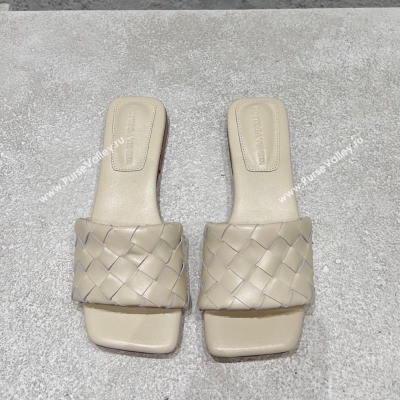 Bottega Veneta Parco Square Flat Slides Sandals in Soft Intrecciato Leather White 2025 837737 (MD-250604012)