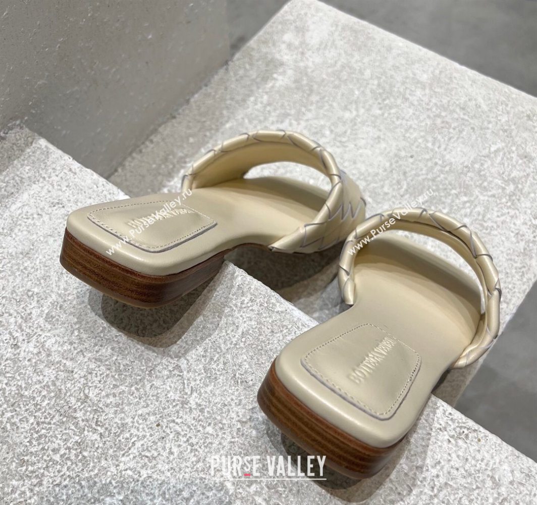Bottega Veneta Parco Square Flat Slides Sandals in Soft Intrecciato Leather White 2025 837737 (MD-250604012)