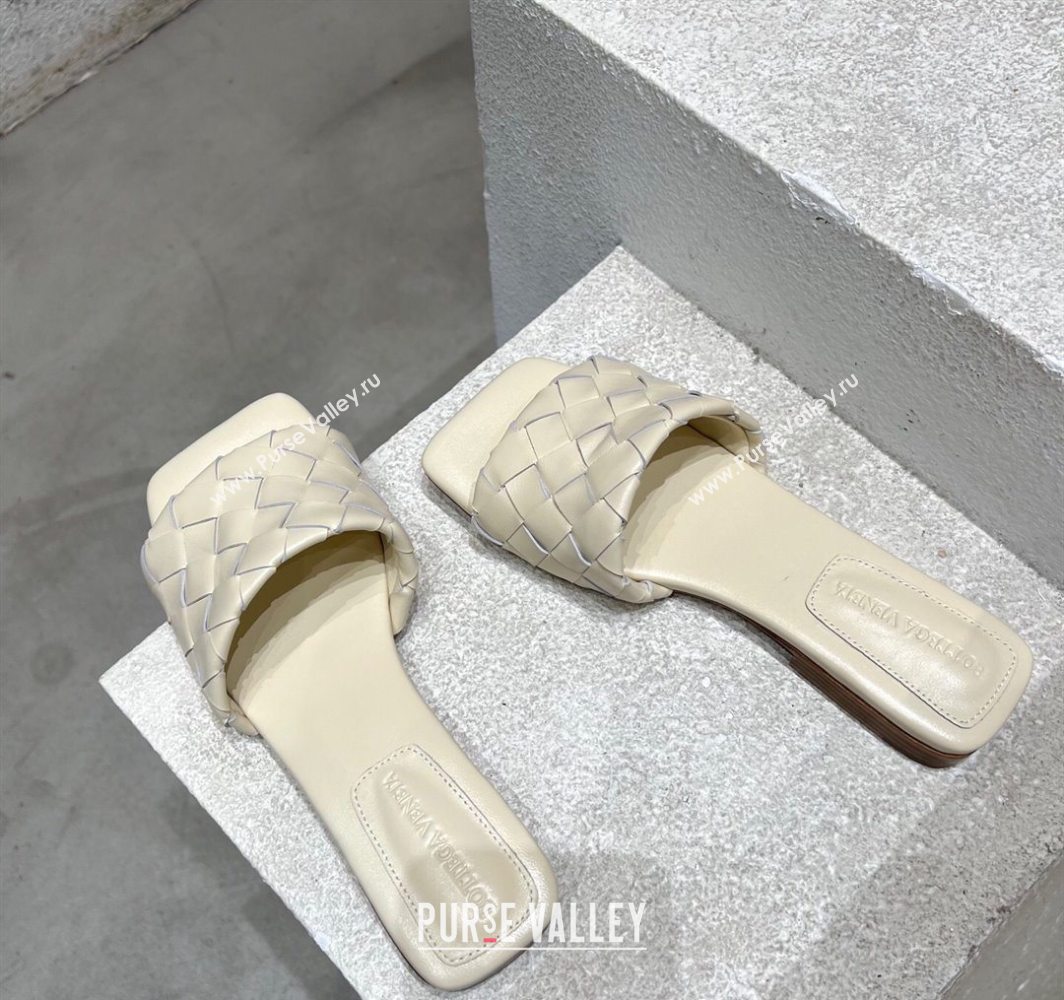Bottega Veneta Parco Square Flat Slides Sandals in Soft Intrecciato Leather White 2025 837737 (MD-250604012)