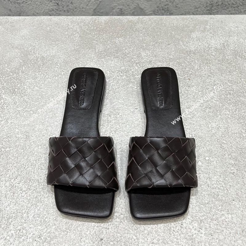Bottega Veneta Parco Square Flat Slides Sandals in Soft Intrecciato Leather Fondant Brown 2025 837737 (MD-250604013)