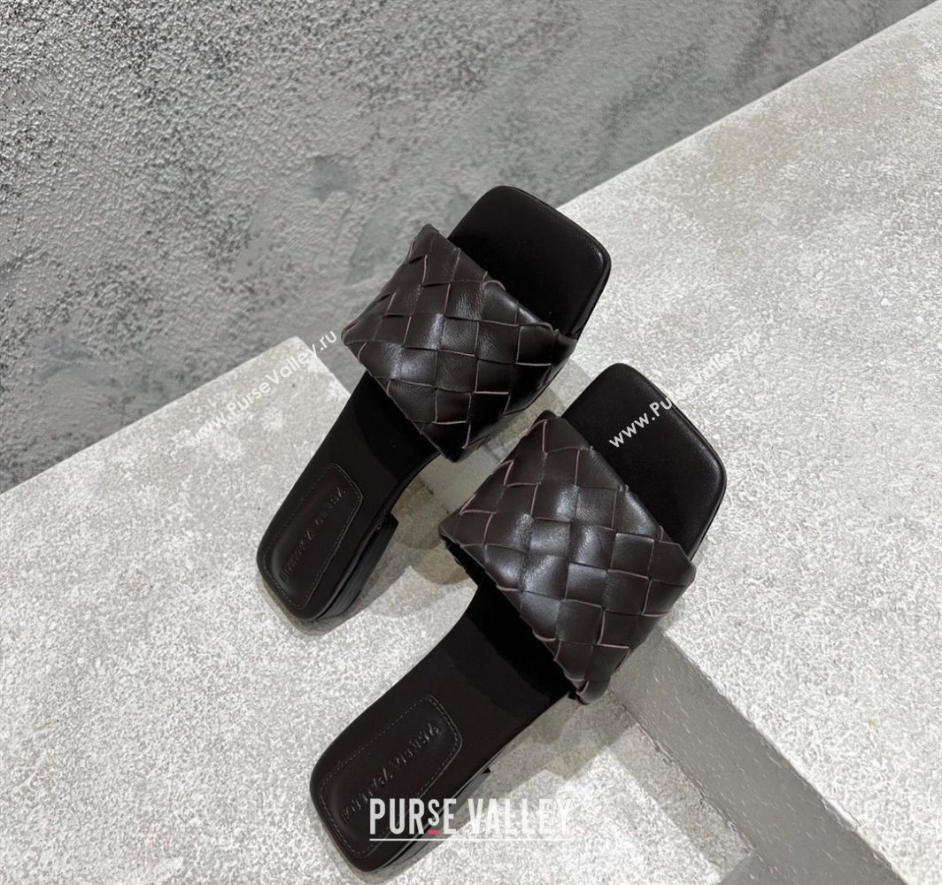 Bottega Veneta Parco Square Flat Slides Sandals in Soft Intrecciato Leather Fondant Brown 2025 837737 (MD-250604013)