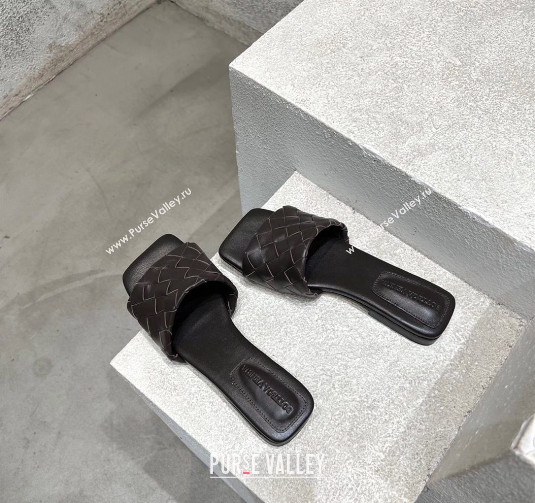 Bottega Veneta Parco Square Flat Slides Sandals in Soft Intrecciato Leather Fondant Brown 2025 837737 (MD-250604013)