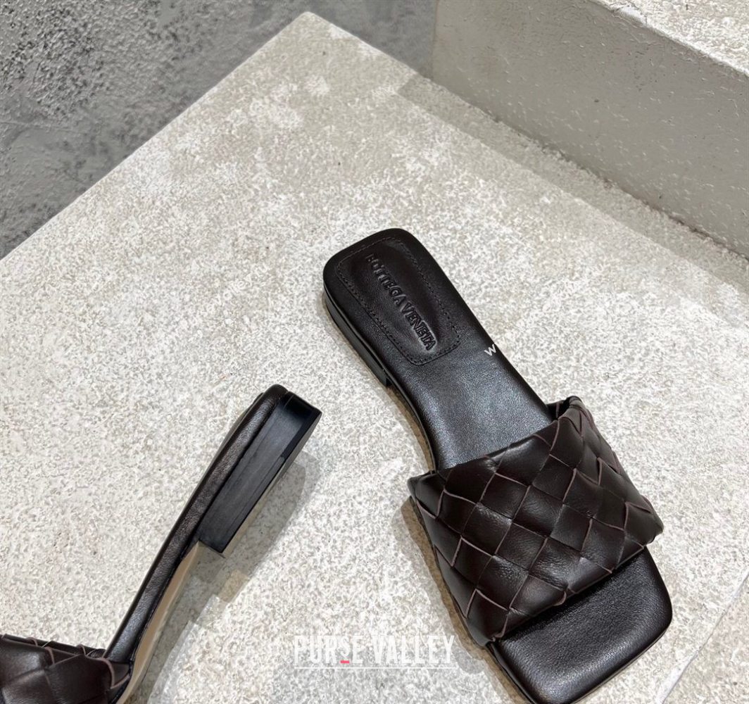 Bottega Veneta Parco Square Flat Slides Sandals in Soft Intrecciato Leather Fondant Brown 2025 837737 (MD-250604013)