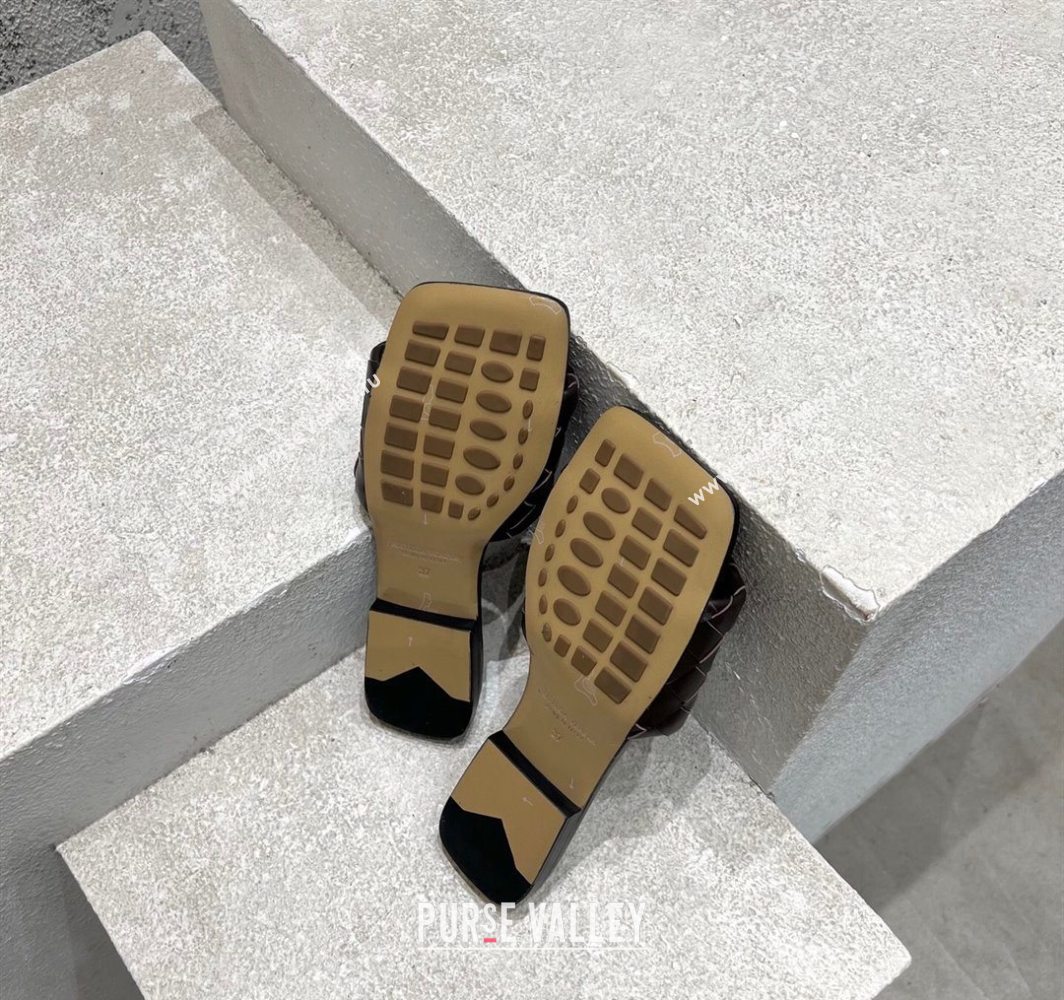 Bottega Veneta Parco Square Flat Slides Sandals in Soft Intrecciato Leather Fondant Brown 2025 837737 (MD-250604013)