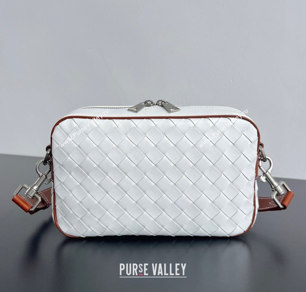 Bottega Veneta Mens Small Camera Bag in Intrecciato Leather White/Brown 2025 755923 (WT-250624041)