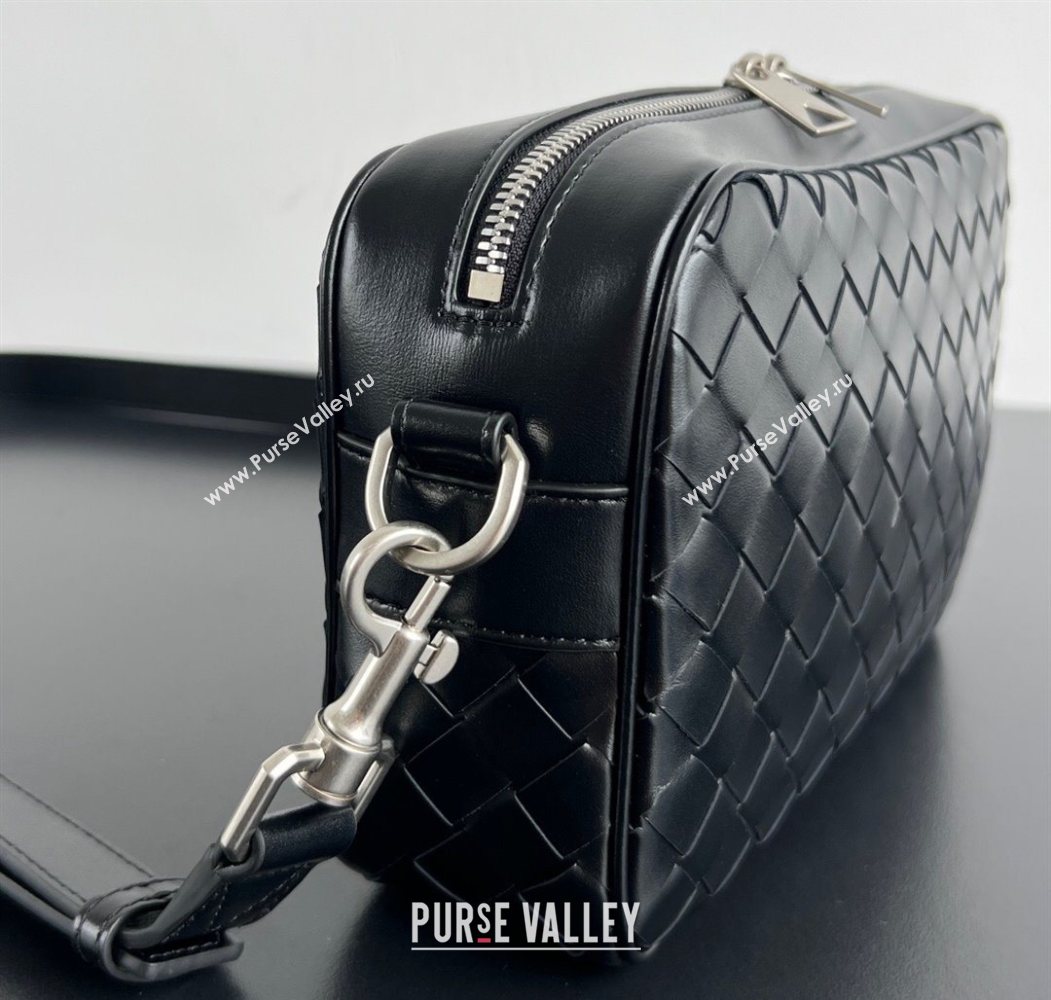 Bottega Veneta Mens Small Camera Bag in Intrecciato Leather Black 2025 755923 (WT-250624042)