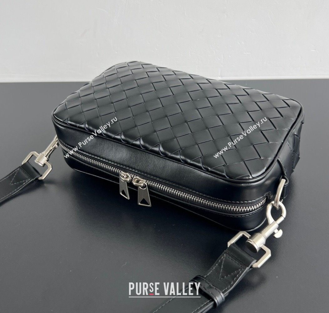 Bottega Veneta Mens Small Camera Bag in Intrecciato Leather Black 2025 755923 (WT-250624042)