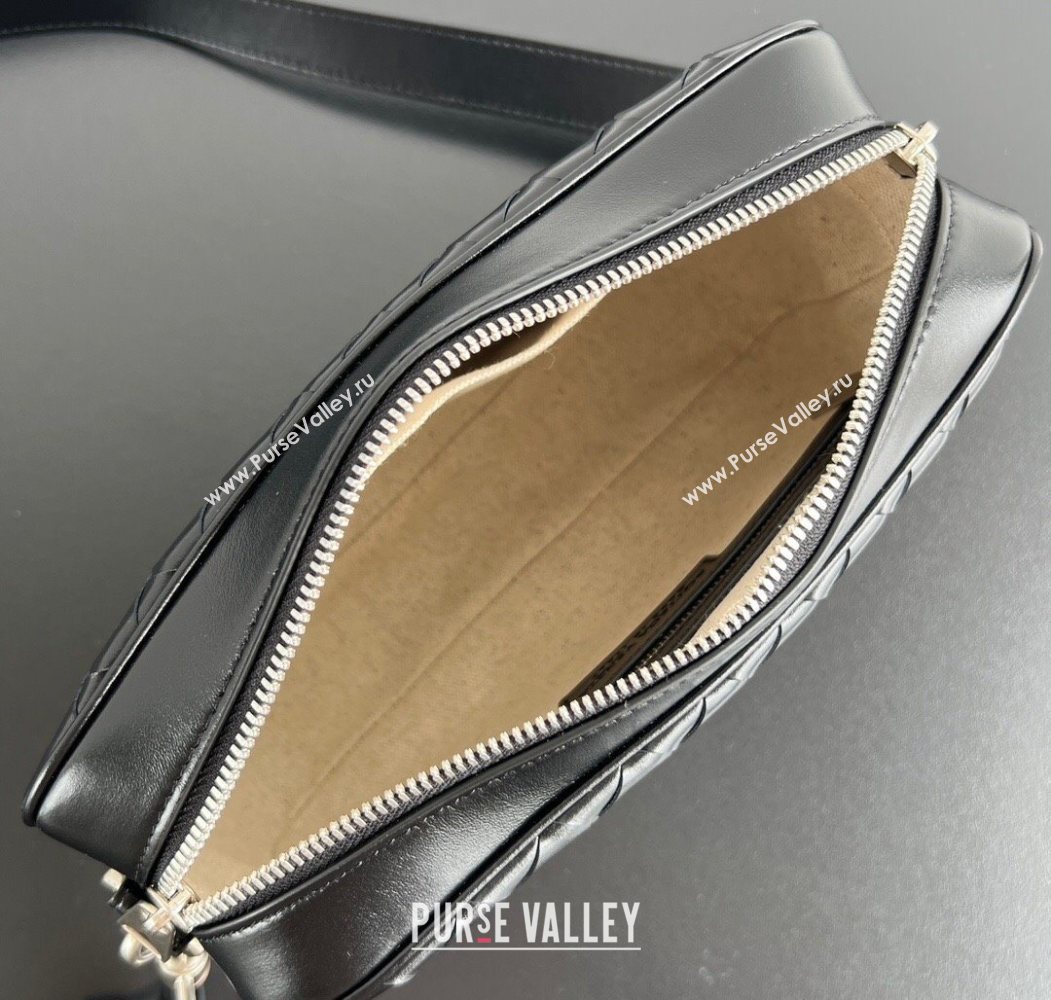 Bottega Veneta Mens Small Camera Bag in Intrecciato Leather Black 2025 755923 (WT-250624042)