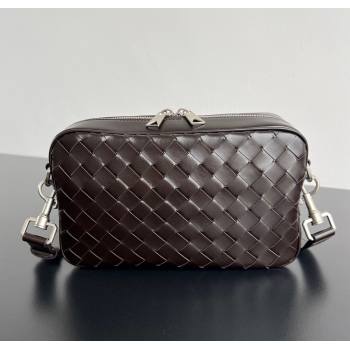 Bottega Veneta Mens Small Camera Bag in Intrecciato Leather Fondant Brown 2025 755923 (WT-250624043)