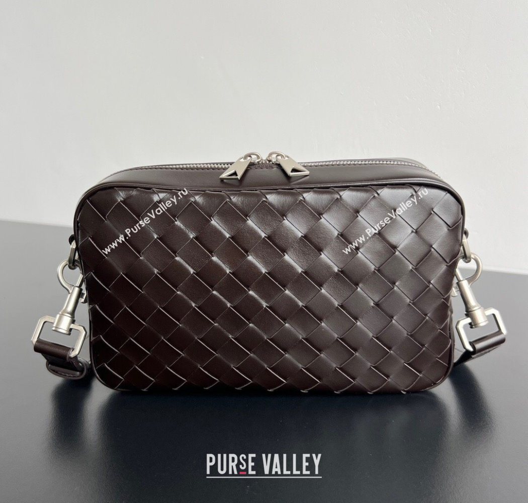 Bottega Veneta Mens Small Camera Bag in Intrecciato Leather Fondant Brown 2025 755923 (WT-250624043)