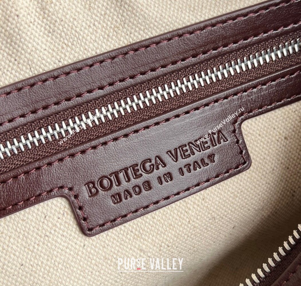 Bottega Veneta Mens Small Camera Bag in Intrecciato Leather Madder Brown 2025 755923 (WT-250624044)