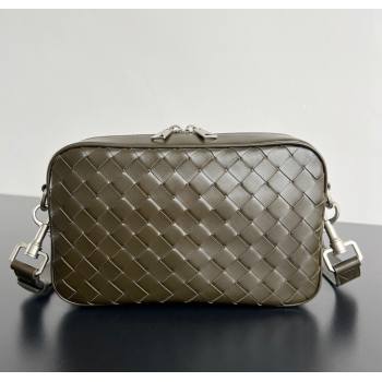 Bottega Veneta Mens Small Camera Bag in Intrecciato Leather Green 2025 755923 (WT-250624045)