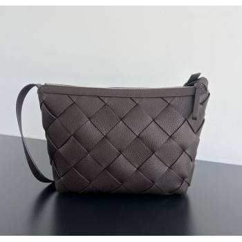 Bottega Veneta Mens Diago Hobo Bag in Grained Intrecciato Leather Fondant Brown 2025 795125 (WT-250624052)