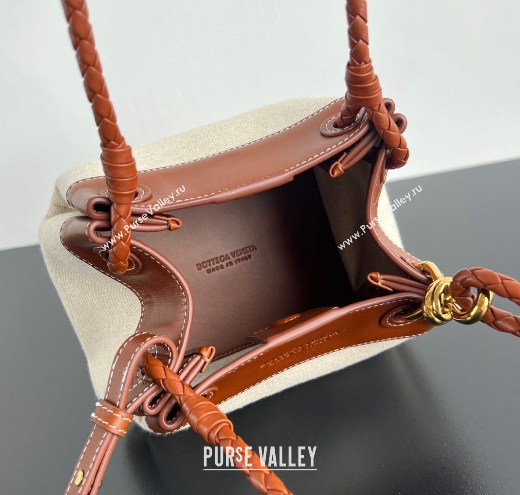 Bottega Veneta Small Parachute Shoulder Bag in Canvas and Leather Natural White/Lightwood Brown 2025 (WT-250624061)