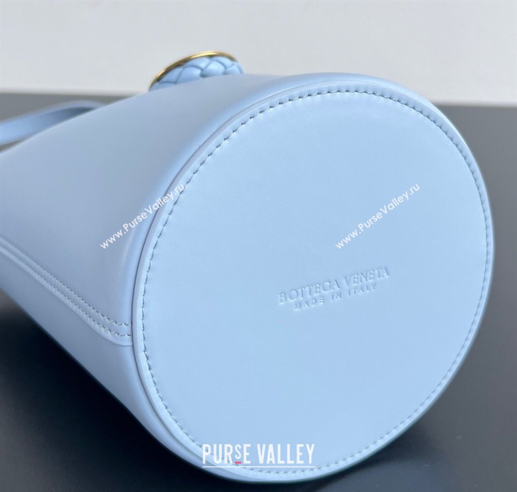 Bottega Veneta Small Liberta Bucket Bag in Smooth Leather 815244 Lunar Blue 2025 (WT-250624064)