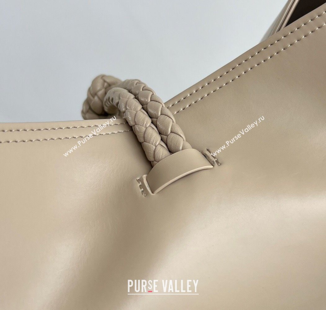 Bottega Veneta Liberta Bucket Bag in Smooth Leather 806038 Ecru Beige 2025 (WT-250624067)