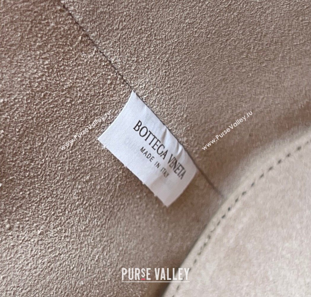 Bottega Veneta Liberta Bucket Bag in Smooth Leather 806038 Ecru Beige 2025 (WT-250624067)