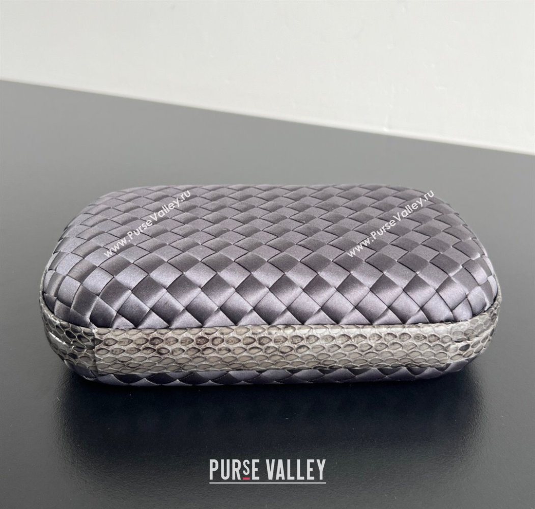 Bottega Veneta Classic Knot Clutch in Intreccio Satin Dark Grey 2025 BV062501 (YX-250625012)
