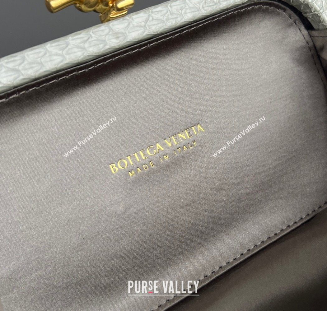 Bottega Veneta Classic Knot Clutch in Intreccio Satin Silver 01 2025 BV062501 (YX-250625001)