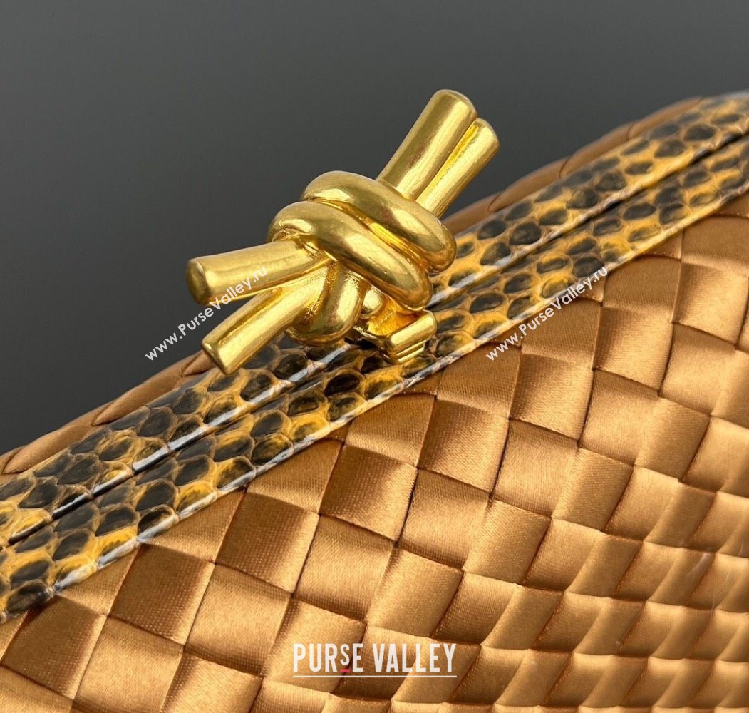 Bottega Veneta Classic Knot Clutch in Intreccio Satin Gold Yellow 2025 BV062501 (YX-250625015)