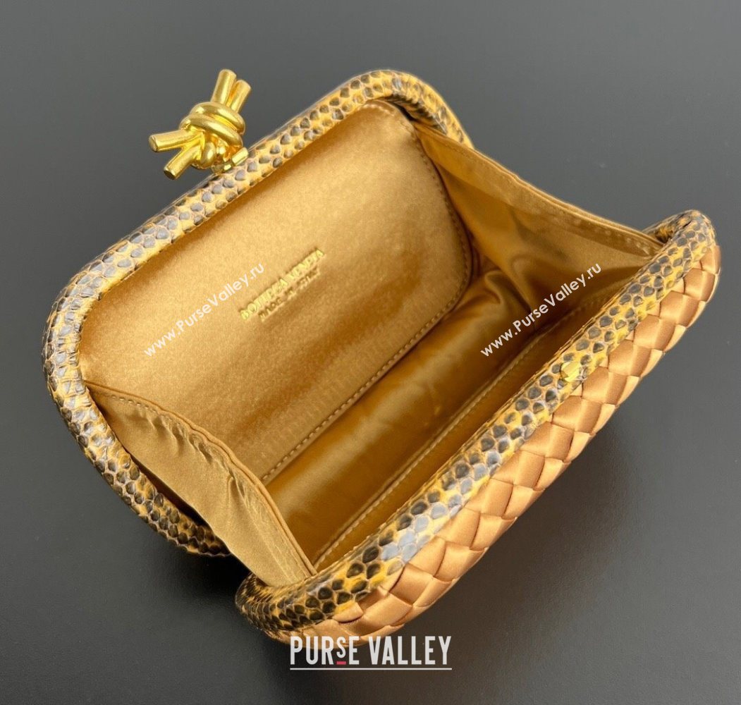Bottega Veneta Classic Knot Clutch in Intreccio Satin Gold Yellow 2025 BV062501 (YX-250625015)