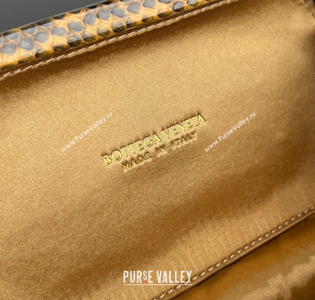 Bottega Veneta Classic Knot Clutch in Intreccio Satin Gold Yellow 2025 BV062501 (YX-250625015)