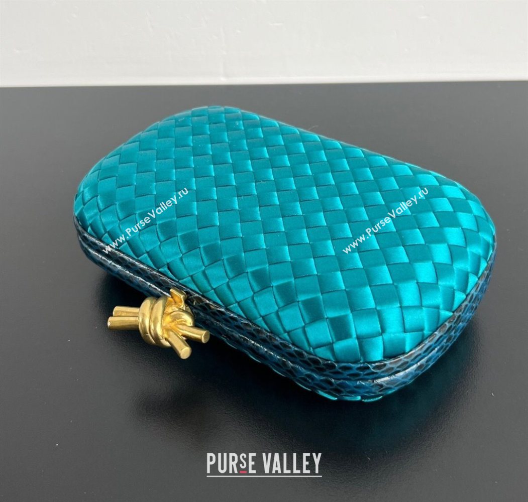 Bottega Veneta Classic Knot Clutch in Intreccio Satin Blue 02 2025 BV062501 (YX-250625002)