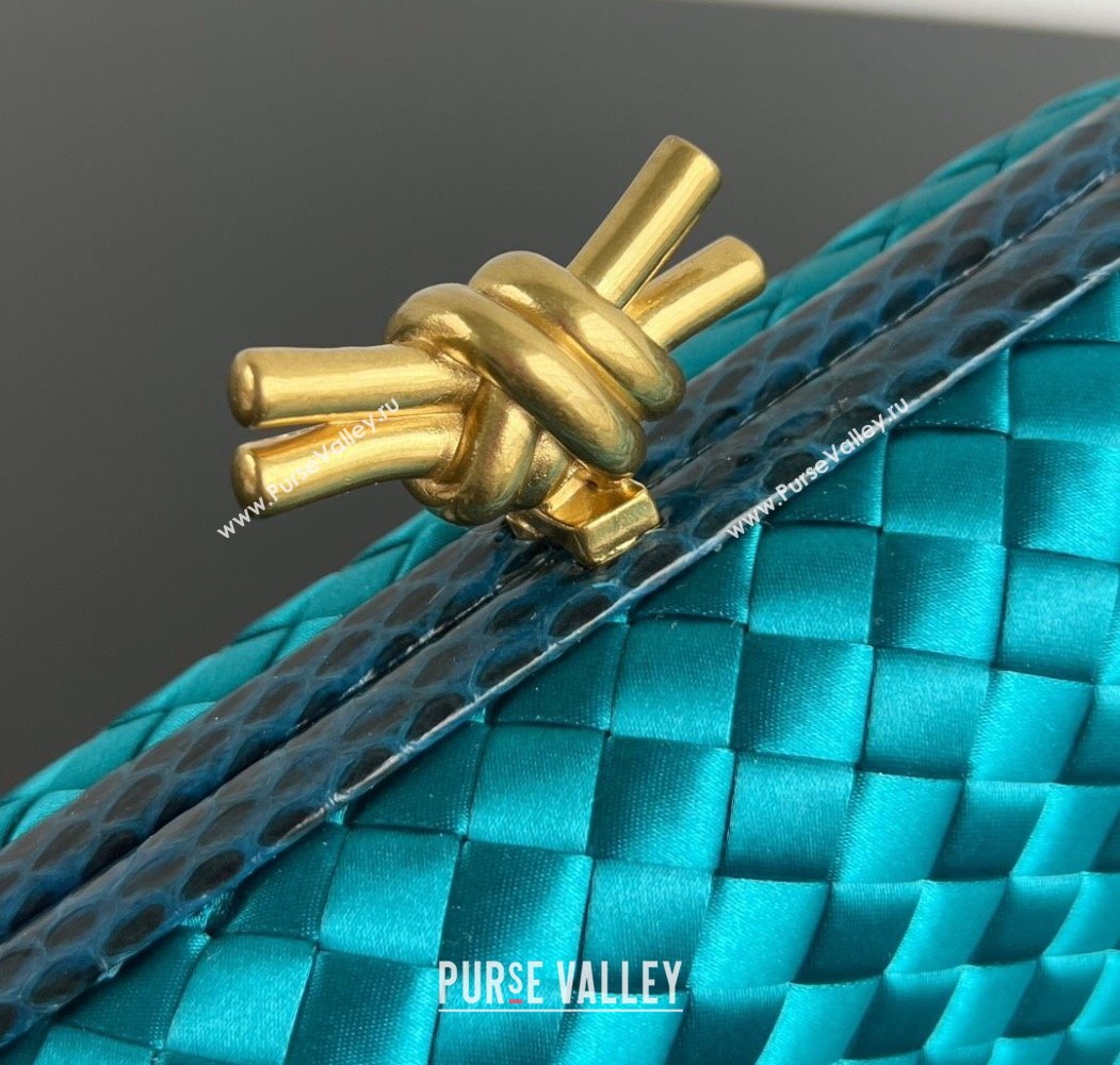 Bottega Veneta Classic Knot Clutch in Intreccio Satin Blue 02 2025 BV062501 (YX-250625002)