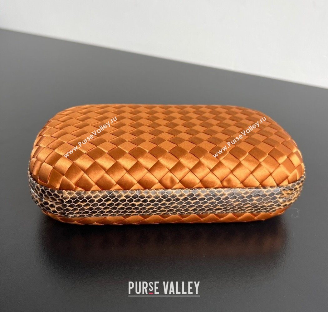 Bottega Veneta Classic Knot Clutch in Intreccio Satin Yellow 19 2025 BV062501 (YX-250625019)