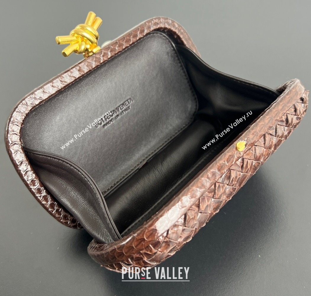 Bottega Veneta Classic Knot Clutch in Intreccio Snakeskin Leather Brown 2025 BV062501 (YX-250625021)