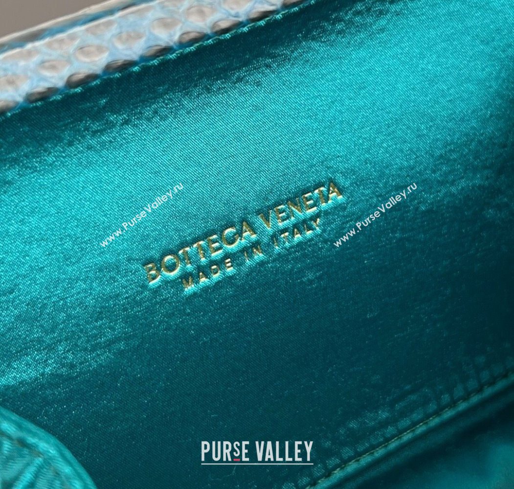 Bottega Veneta Classic Knot Clutch in Intreccio Satin Blue 02 2025 BV062501 (YX-250625002)