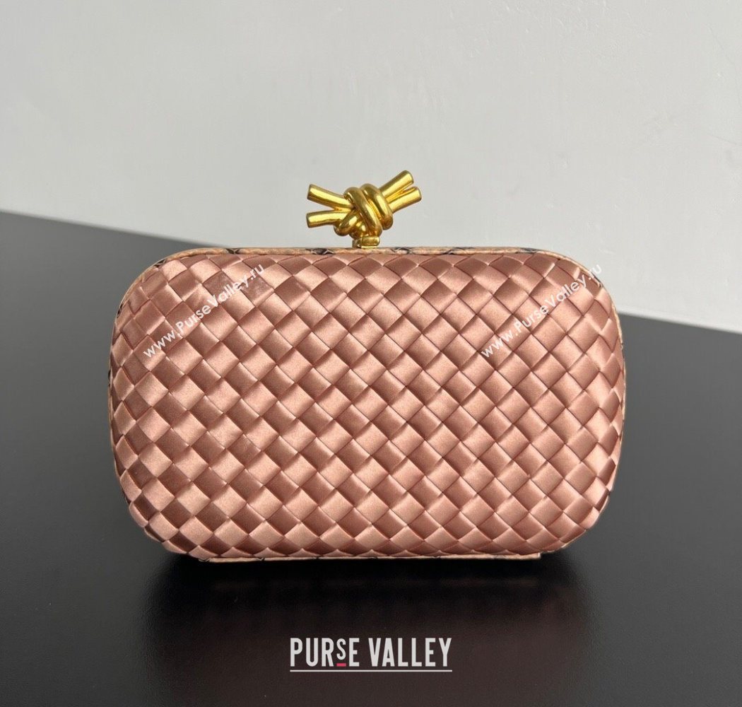 Bottega Veneta Classic Knot Clutch in Intreccio Satin Pink 03 2025 BV062501 (YX-250625003)