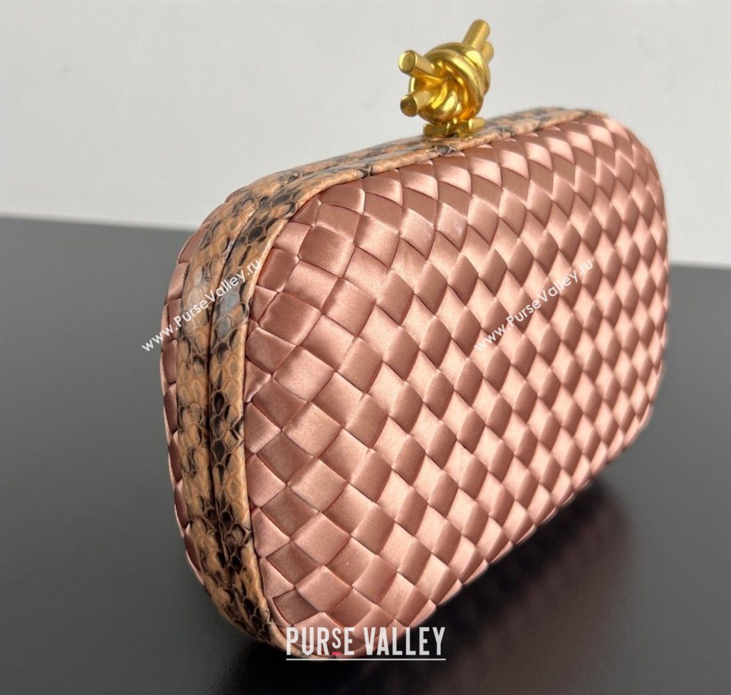 Bottega Veneta Classic Knot Clutch in Intreccio Satin Pink 03 2025 BV062501 (YX-250625003)