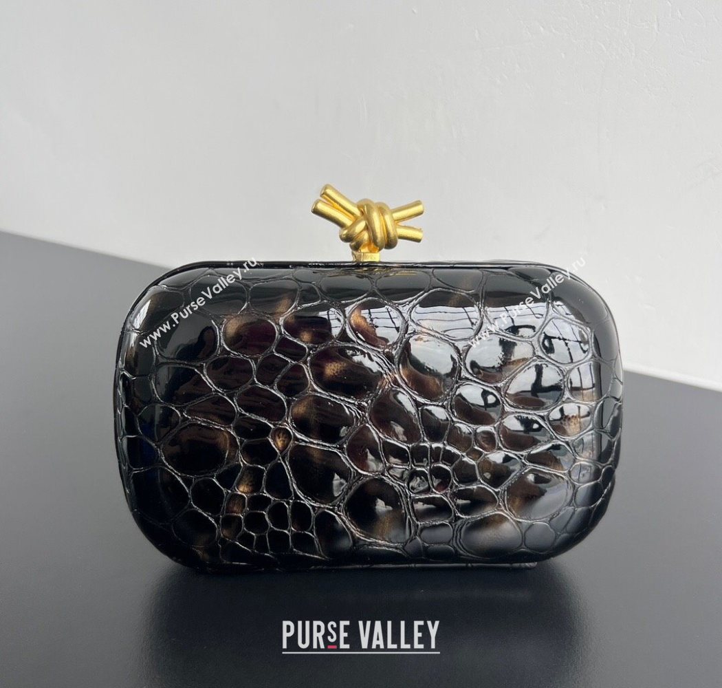 Bottega Veneta Classic Knot Clutch in Crocodile Embossed Leather Brown 2025 BV062501 (YX-250625025)