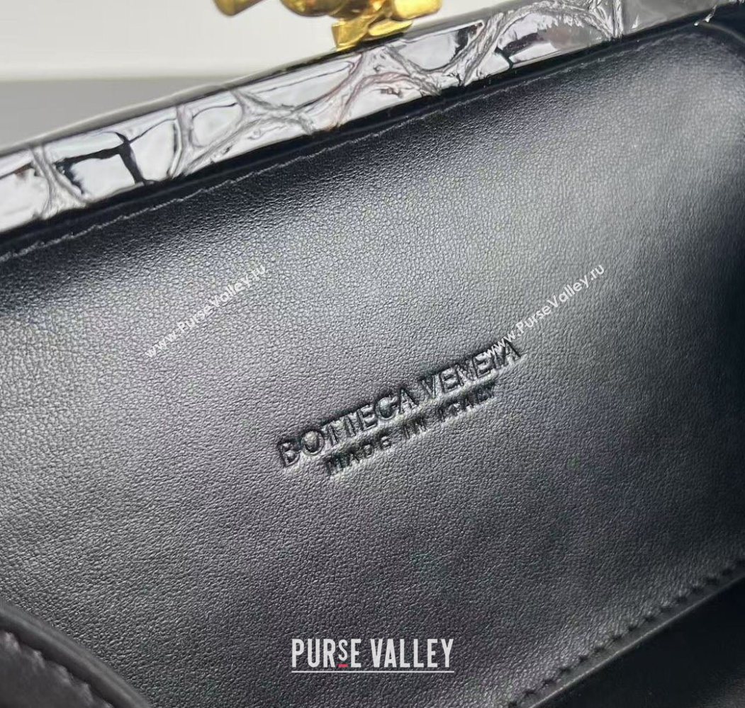 Bottega Veneta Classic Knot Clutch in Crocodile Embossed Leather Brown 2025 BV062501 (YX-250625025)