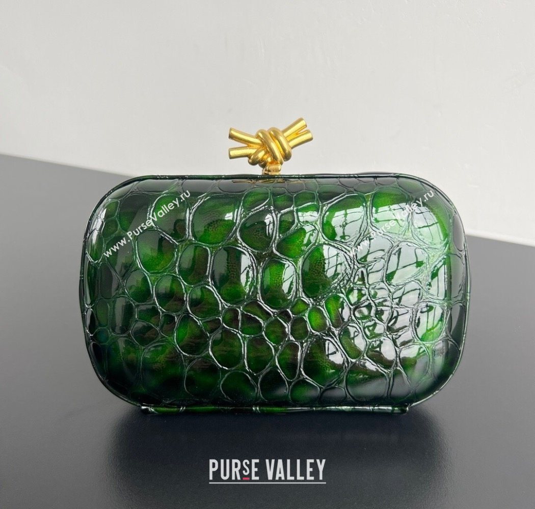 Bottega Veneta Classic Knot Clutch in Crocodile Embossed Leather Green 2025 BV062501 (YX-250625026)