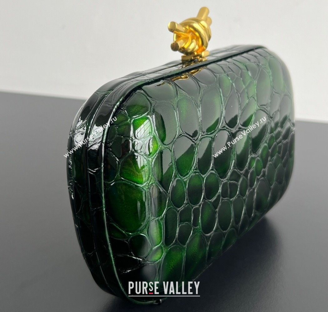 Bottega Veneta Classic Knot Clutch in Crocodile Embossed Leather Green 2025 BV062501 (YX-250625026)