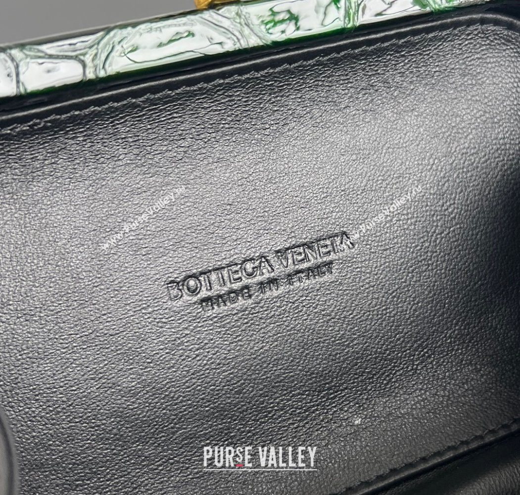 Bottega Veneta Classic Knot Clutch in Crocodile Embossed Leather Green 2025 BV062501 (YX-250625026)