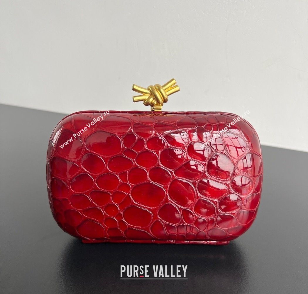 Bottega Veneta Classic Knot Clutch in Crocodile Embossed Leather Red 2025 BV062501 (YX-250625027)