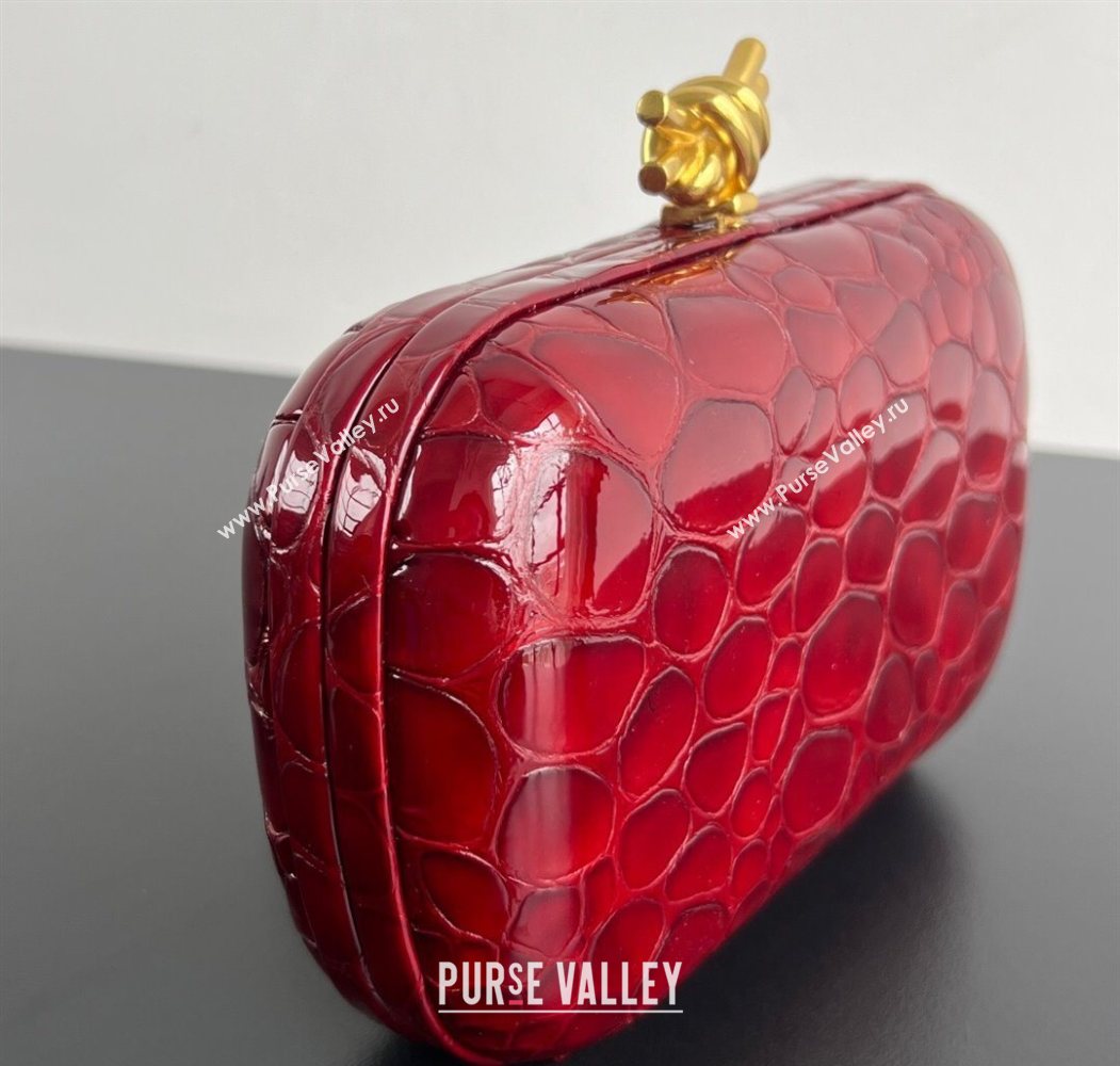 Bottega Veneta Classic Knot Clutch in Crocodile Embossed Leather Red 2025 BV062501 (YX-250625027)