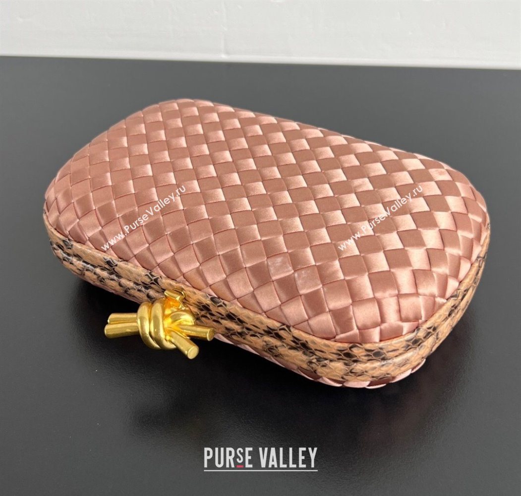 Bottega Veneta Classic Knot Clutch in Intreccio Satin Pink 03 2025 BV062501 (YX-250625003)