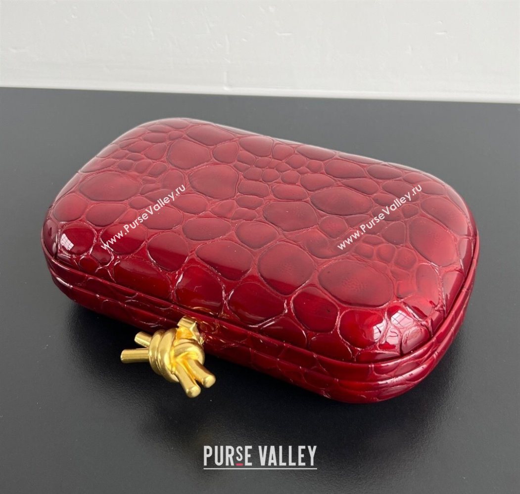 Bottega Veneta Classic Knot Clutch in Crocodile Embossed Leather Red 2025 BV062501 (YX-250625027)