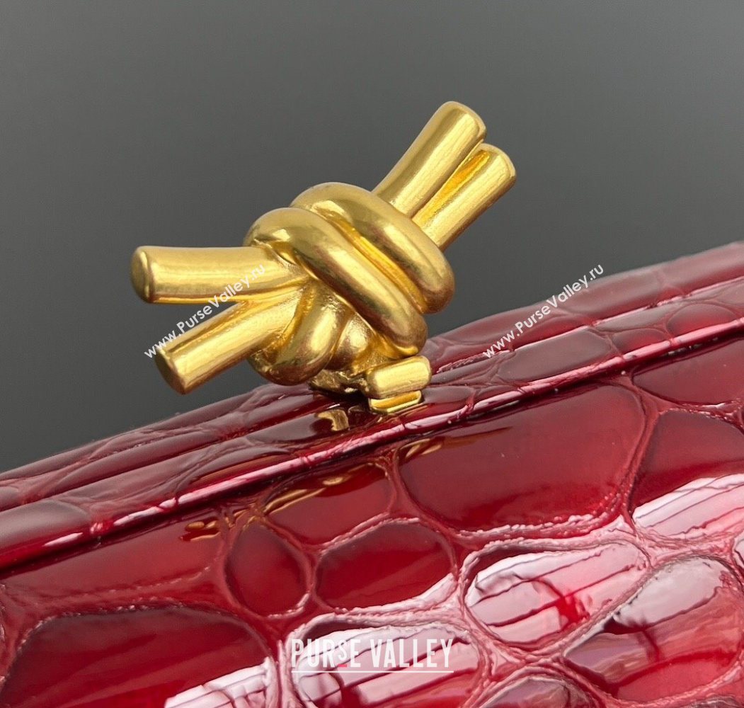 Bottega Veneta Classic Knot Clutch in Crocodile Embossed Leather Red 2025 BV062501 (YX-250625027)