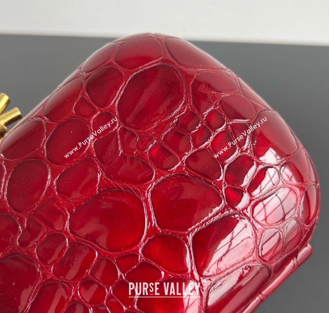 Bottega Veneta Classic Knot Clutch in Crocodile Embossed Leather Red 2025 BV062501 (YX-250625027)